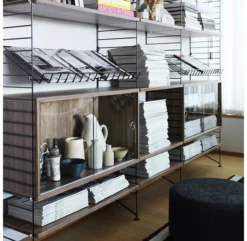 Caisson 2 Portes Vitrées Coulissantes - Noyer -LES ENFANTS DU DESIGN Soldes caisson vitrine walnut string 3 1264x1234