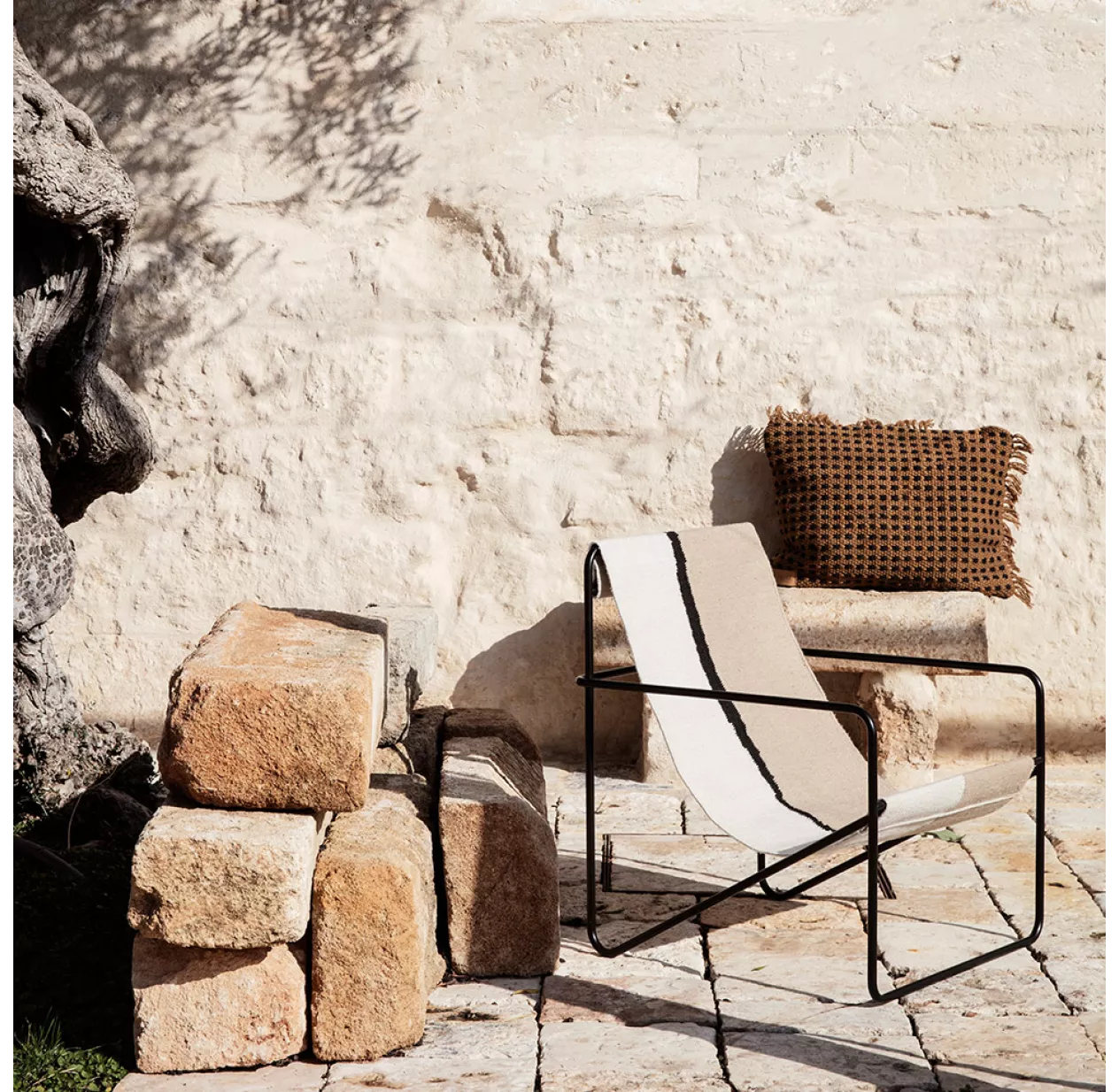 Ferm LIVING Chaise Lounge Desert - Noir/Soil 4 Ferm LIVING Chaise Lounge Desert - Noir/Soil – Image 2