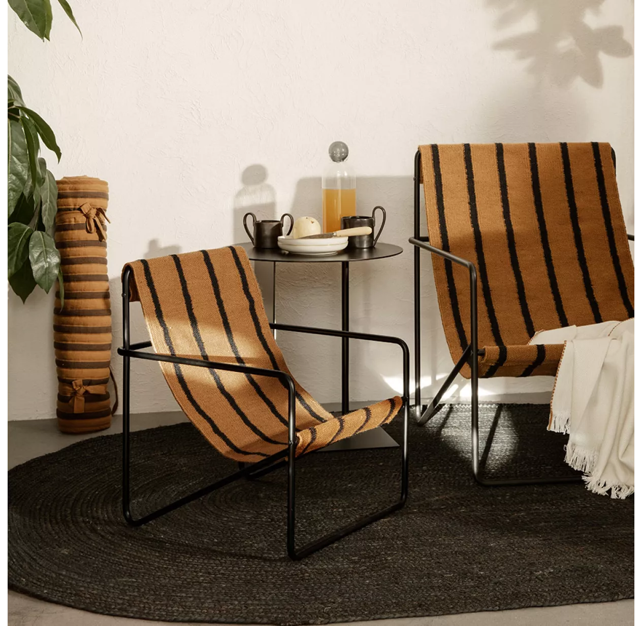 Ferm LIVING Chaise Lounge Desert - Noir/Stripe 3 Ferm LIVING Chaise Lounge Desert - Noir/Stripe – Image 2