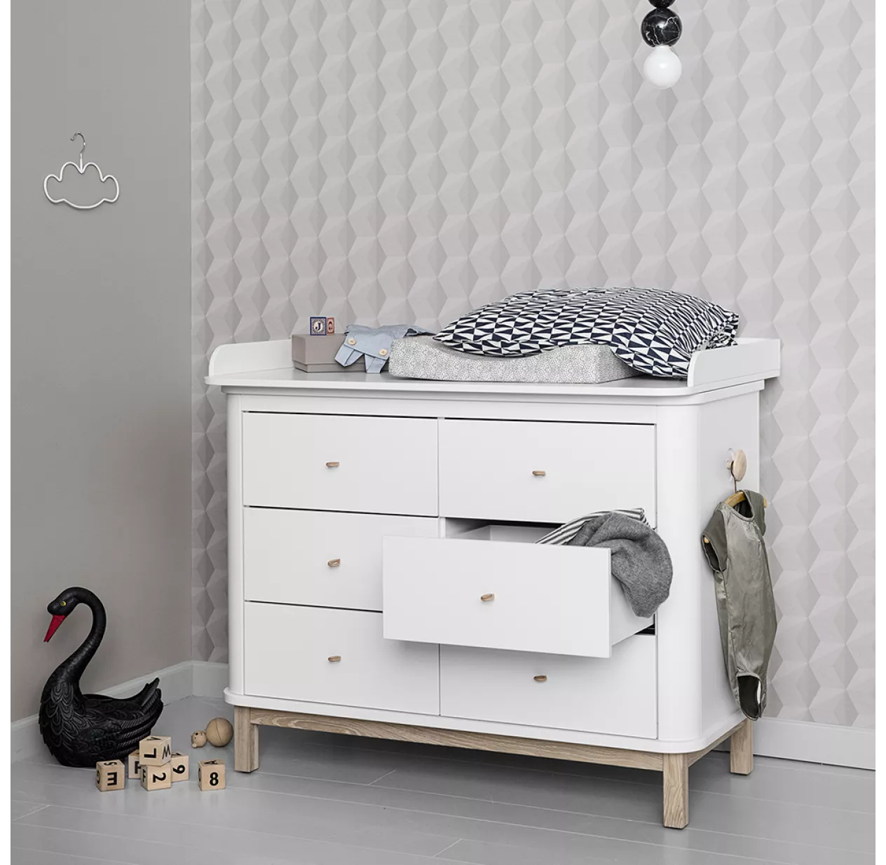 Commode Avec Grand Plan à Langer Wood - Chêne / Blanc 10 Commode Avec Grand Plan à Langer Wood - Chêne / Blanc – Image 8