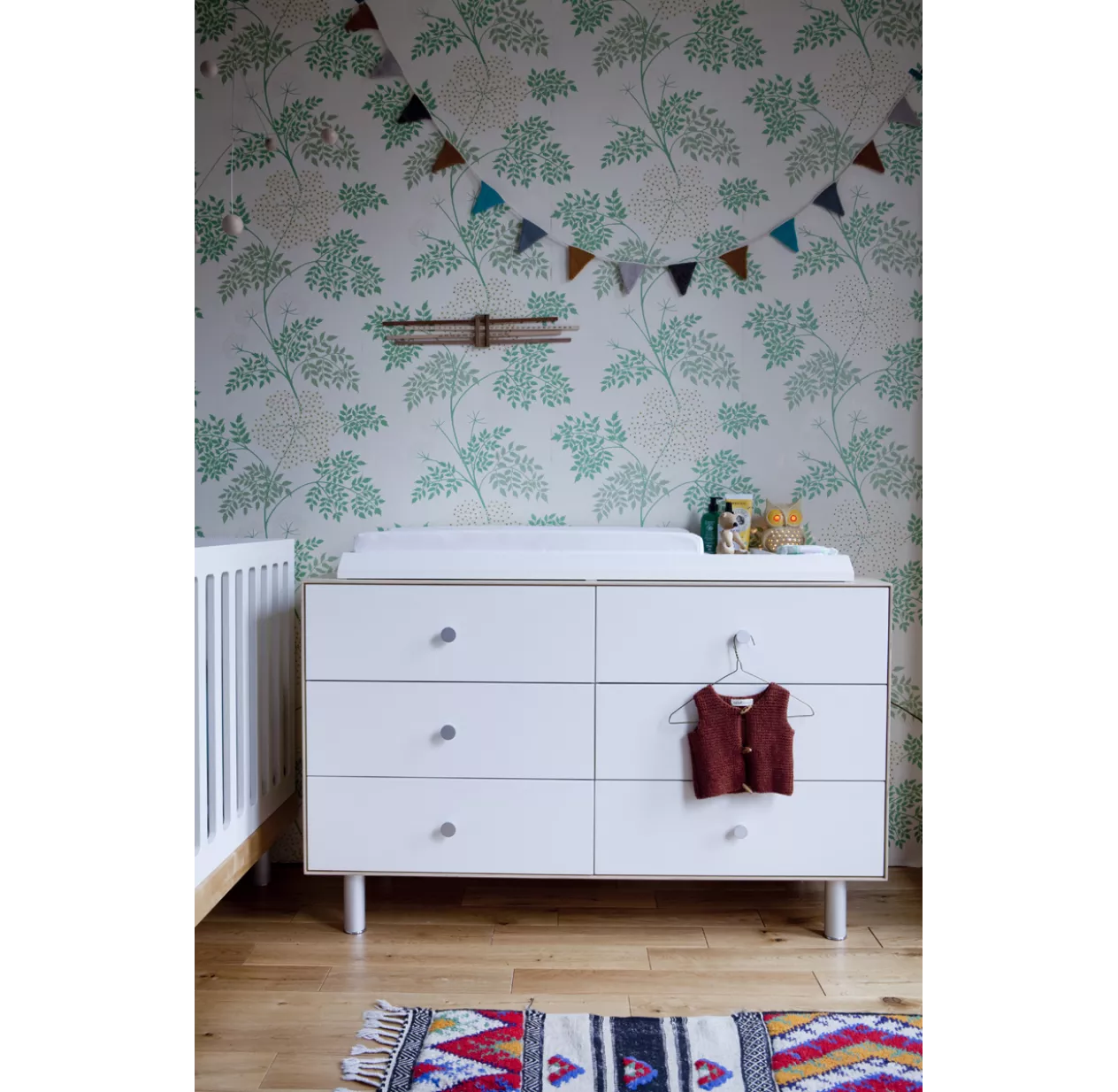 Commode Merlin Classic 6 Tiroirs - Blanc/Noyer 4 Commode Merlin Classic 6 Tiroirs - Blanc/Noyer – Image 2