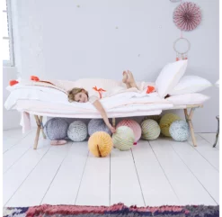 Meri-Meri Edredon Pompons - Rose Pâle -LES ENFANTS DU DESIGN Soldes edredon pompons rose meri meri 30 0027 5 1264x1234