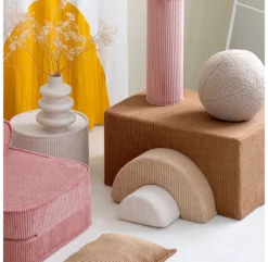 Trio De Poufs Rainbow En Velours Côtelé - Toffee -LES ENFANTS DU DESIGN Soldes ensemble de poufs rainbow toffee wigiwama 4 1264x1234