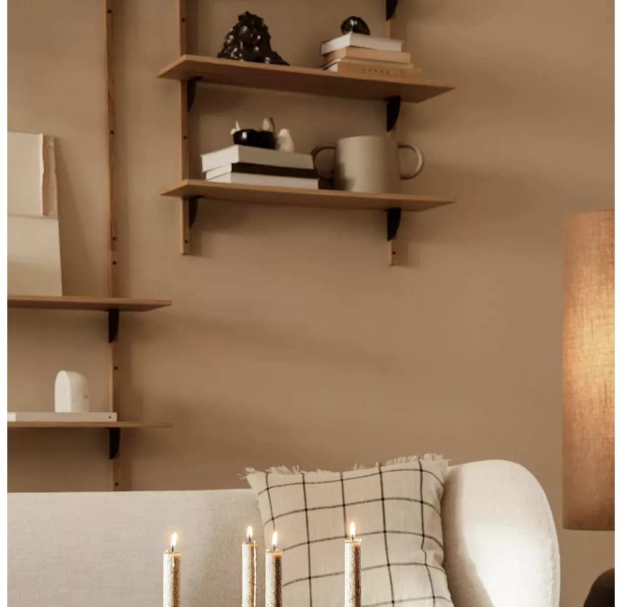 Ferm LIVING Etagère Sector Triple T/N - Chêne/Noir 4 Ferm LIVING Etagère Sector Triple T/N - Chêne/Noir – Image 2