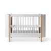 Lit Bébé évolutif Mini+ Wood Sans Kit De Conversion - Blanc/Chêne -LES ENFANTS DU DESIGN Soldes lit bebe evolutif wood mini plus sans kit chene oliver furniture 1a 1264x1234