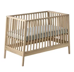 Lit Bébé Linea Leander - Chêne -LES ENFANTS DU DESIGN Soldes lit bebe linea naturel matelas bleu leander 4 1264x1234