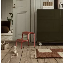 Ferm LIVING Tabouret Marche-pied Up Step - Rouge -LES ENFANTS DU DESIGN Soldes marche pieds step rouge ferm living 4 1264x1234